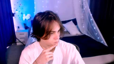 Snapshot of dylan_bold chatting on November 13, 9:30 am dylan_bold online show from November 13, 9:30 am