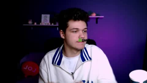 Snapshot of dylan_bold chatting on November 14, 8:40 pm dylan_bold online show from November 14, 8:40 pm