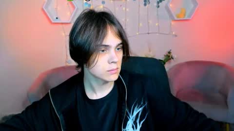 Snapshot of dylan_bold chatting on November 15, 9:50 am dylan_bold online show from November 15, 9:50 am