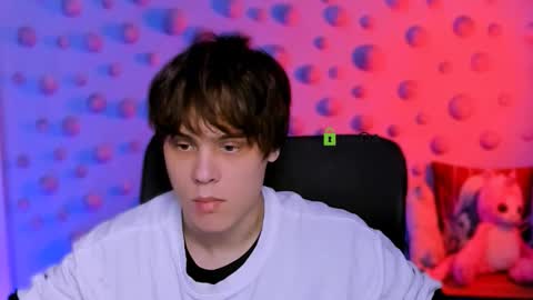 Snapshot of dylan_bold chatting on December 3, 9:51 am dylan_bold online show from December 3, 9:51 am