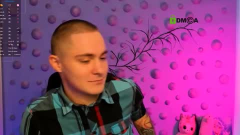 Snapshot of dylan_bold chatting on December 22, 8:22 am dylan_bold online show from December 22, 8:22 am