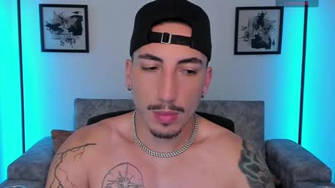 Bryan model independient online show from October 15, 10:54 pm