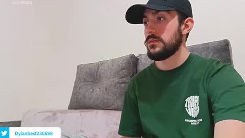 Snapshot of dylan_starxx chatting on December 5, 12:47 pm Dylan online show from December 5, 12:47 pm