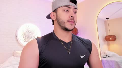 dylan_vega01 online show from April 13, 1:38 pm