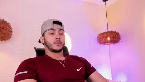 dylan_vega01 online show from April 14, 4:57 pm