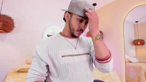 dylan_vega01 online show from April 18, 7:07 pm