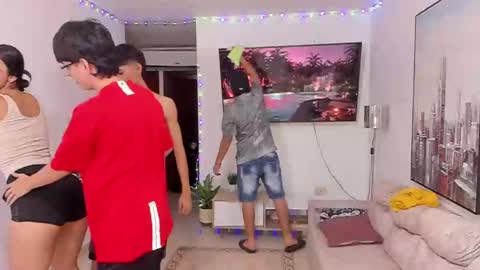 Snapshot of dylanbisex_hot chatting on December 22, 5:42 pm Mod Dylan Lilith Alan and Drake online show from December 22, 5:42 pm