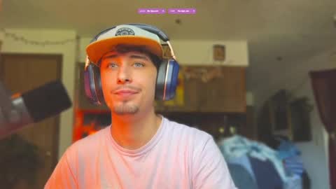 Snapshot of dylandaniel69 chatting on September 29, 6:24 pm Dylan Daniel 7.8 online show from September 29, 6:24 pm