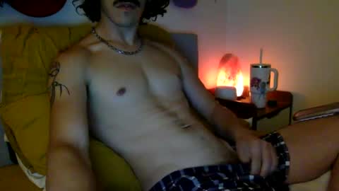 Snapshot of dylanluxe chatting on September 22, 7:54 am Dylan Luxe online show from September 22, 7:54 am