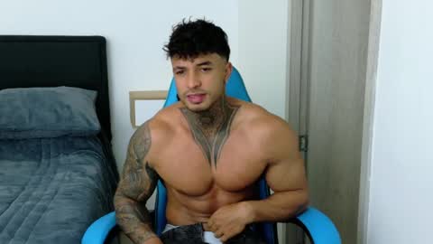 Snapshot of dylanrivera_ chatting on May 24, 8:14 pm Dylan Rivera online show from May 24, 8:14 pm
