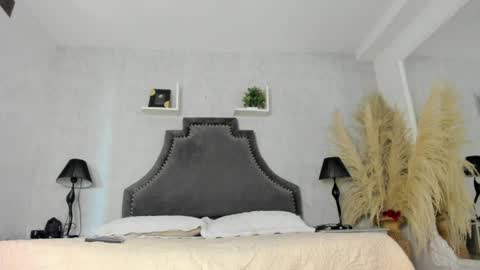 dylanroyce_ online show from June 1, 12:51 pm
