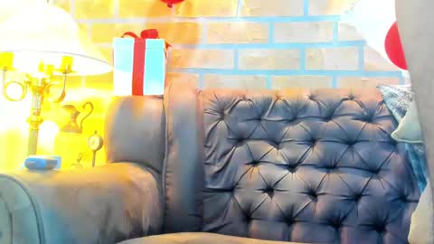 D Y L A N online show from February 8, 2:26 am