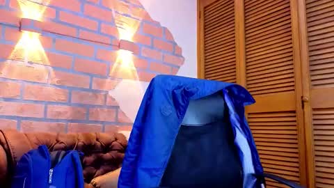 D Y L A N online show from February 12, 2:39 am