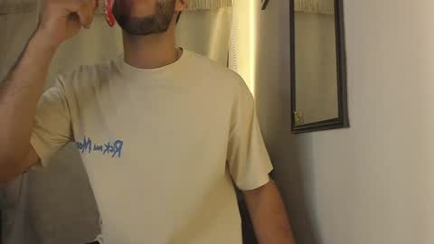 Snapshot of dylanxfun chatting on December 7, 4:31 am dylanxfun online show from December 7, 4:31 am