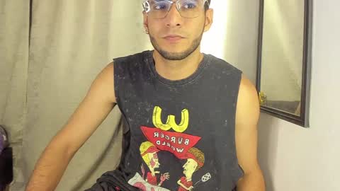 Snapshot of dylanxfun chatting on December 12, 5:10 am dylanxfun online show from December 12, 5:10 am