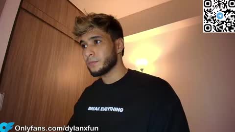 Snapshot of dylanxfun chatting on September 24, 2:37 am dylanxfun online show from September 24, 2:37 am