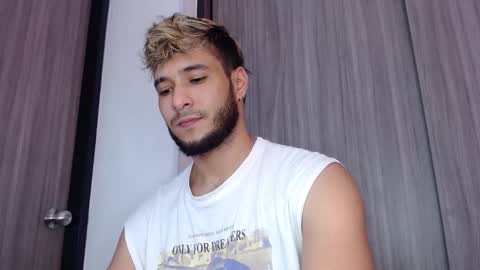 Snapshot of dylanxfun chatting on October 1, 3:56 am dylanxfun online show from October 1, 3:56 am