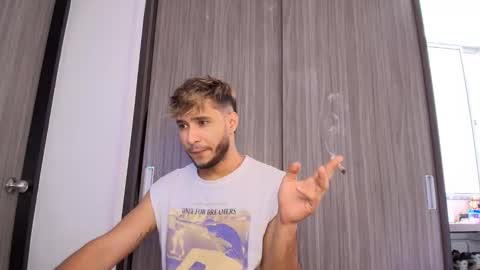 Snapshot of dylanxfun chatting on October 17, 9:17 pm dylanxfun online show from October 17, 9:17 pm