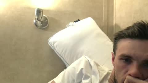 Snapshot of dylp400 chatting on January 14, 2:19 am dylp400 online show from January 14, 2:19 am