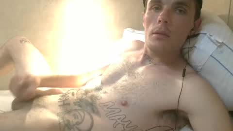 Snapshot of dylp400 chatting on January 29, 11:41 am dylp400 online show from January 29, 11:41 am