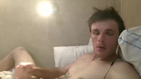 Snapshot of dylp400 chatting on February 1, 8:18 am dylp400 online show from February 1, 8:18 am