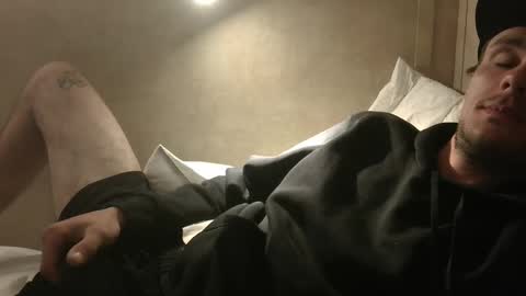 Snapshot of dylp400 chatting on February 4, 11:27 am dylp400 online show from February 4, 11:27 am