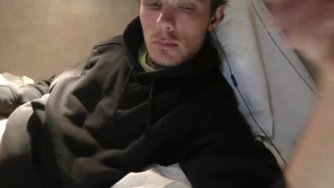 Snapshot of dylp400 chatting on February 23, 1:42 pm dylp400 online show from February 23, 1:42 pm