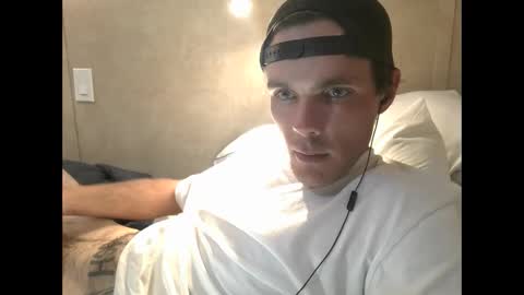 Snapshot of dylp400 chatting on February 28, 10:39 pm dylp400 online show from February 28, 10:39 pm