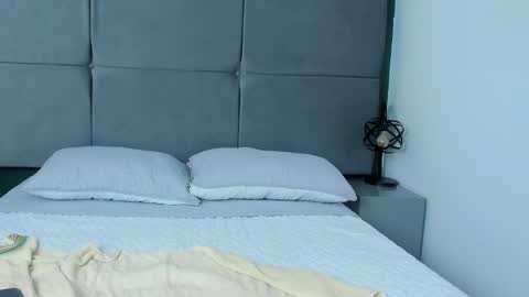 Snapshot of dymoni222 chatting on February 20, 2:02 pm dymoni222 online show from February 20, 2:02 pm