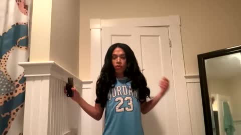 Snapshot of dynasty313 chatting on December 3, 10:41 pm Dynasty online show from December 3, 10:41 pm