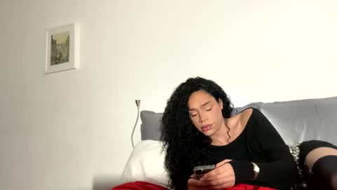 Dynasty online show from March 25, 9:48 am