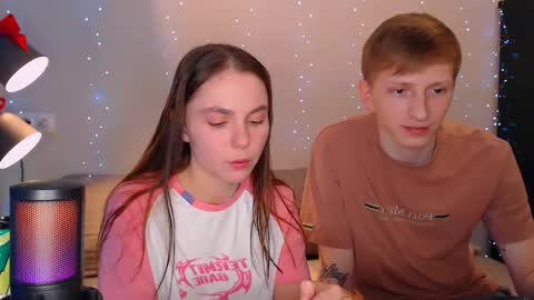 Snapshot of dyrinda chatting on December 17, 8:54 pm Julia and Dima online show from December 17, 8:54 pm