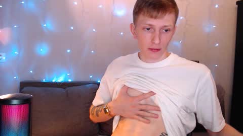 Snapshot of dyrinda chatting on September 21, 1:29 am Julia and Dima online show from September 21, 1:29 am