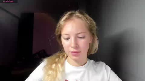 Snapshot of e___lisa chatting on December 20, 2:41 am fansly - yourbestbaby online show from December 20, 2:41 am