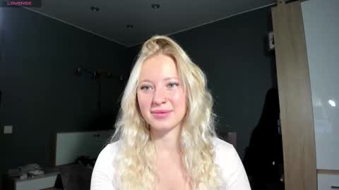 Snapshot of e___lisa chatting on March 10, 4:07 am fansly - yourbestbaby online show from March 10, 4:07 am