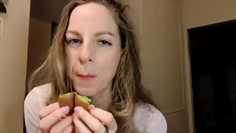 eager_sweetheart online show from April 29, 8:48 pm