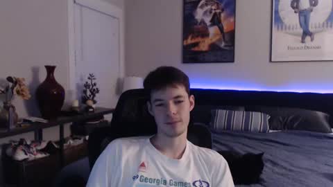 Snapshot of ealexk chatting on October 4, 12:19 am Alex online show from October 4, 12:19 am