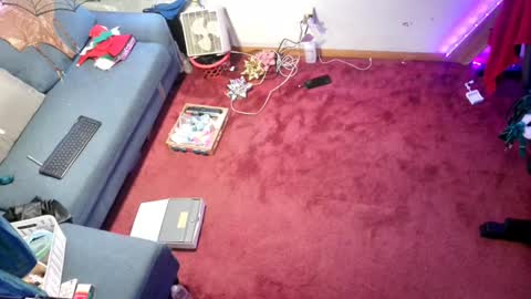 Snapshot of eandj8786 chatting on December 17, 5:04 pm Kryztal Klear Jaxx online show from December 17, 5:04 pm