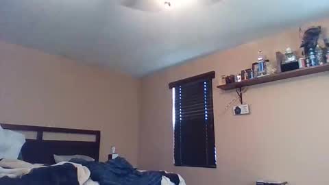 Snapshot of earl3232 chatting on February 12, 3:51 pm earl3232 online show from February 12, 3:51 pm