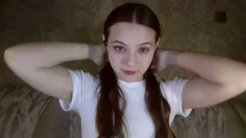 Yuni online show from February 14, 5:10 pm