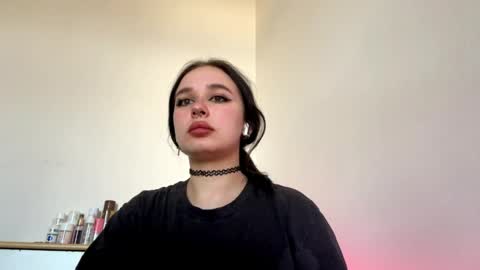 Maya online show from April 9, 2:22 pm