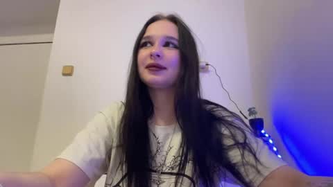 Maya online show from April 18, 7:07 pm