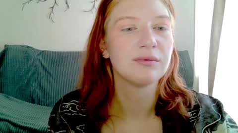 Lily online show from April 28, 7:35 am