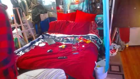 Snapshot of eastbayboy57 chatting on December 15, 12:20 pm eastbayboy57 online show from December 15, 12:20 pm