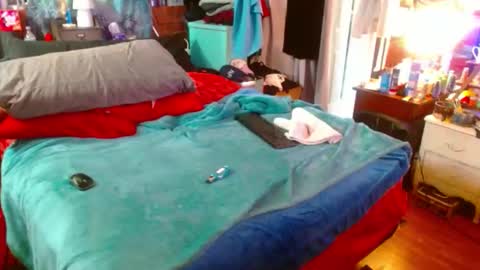 eastbayboy57 online show from April 14, 5:30 pm