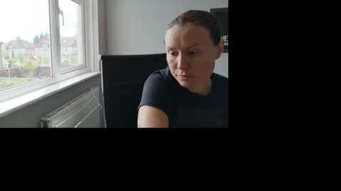 Nadia Ferreira  online show from June 1, 9:11 am