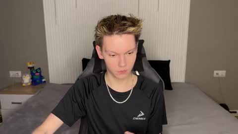 eaton_ online show from January 16, 6:23 pm