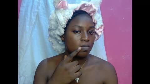 eatuupx online show from April 5, 10:51 pm