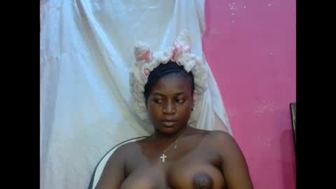 eatuupx online show from April 13, 1:22 am