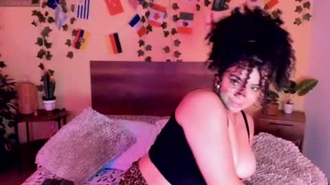 Snapshot of ebonnyrosee chatting on July 10, 8:33 pm Sol online show from July 10, 8:33 pm